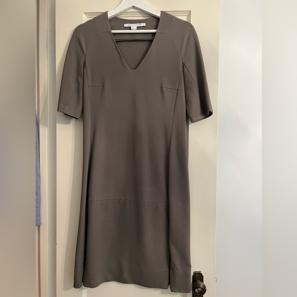 Diane Von Furstenburg dress size 10. Really fists a size 8 (which is my size) - Picture 1 of 4